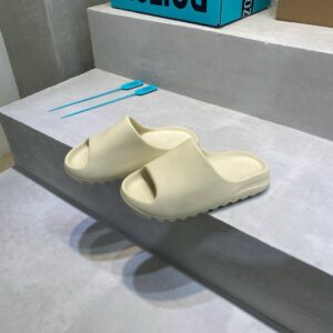 Шлепанцы Adidas Yeezy Slide