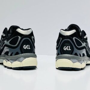 Кроссовки Asics