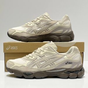Кроссовки Asics